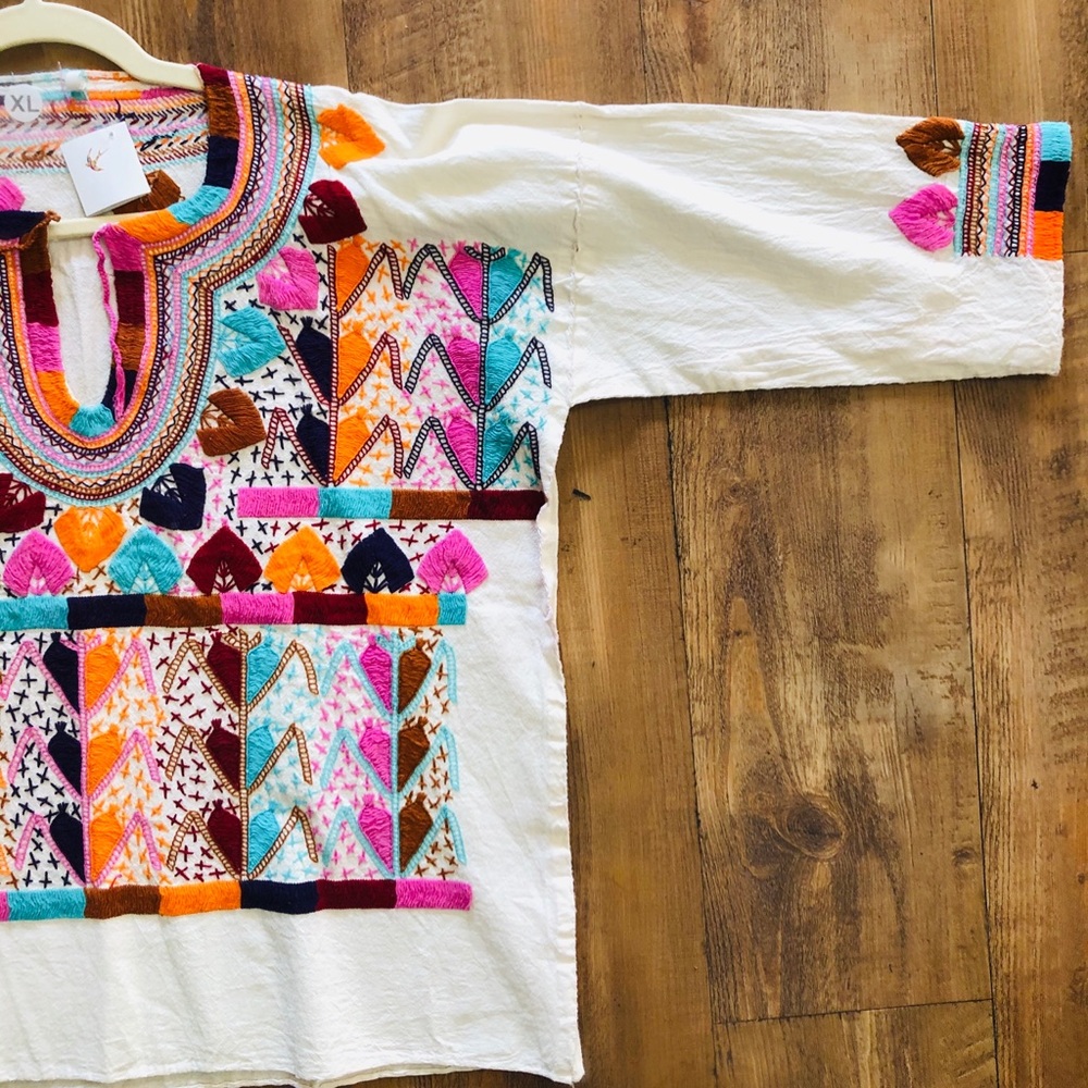 Mexican 100% Hand Embroidered Top Size Large & Med - Picture 2 of 5